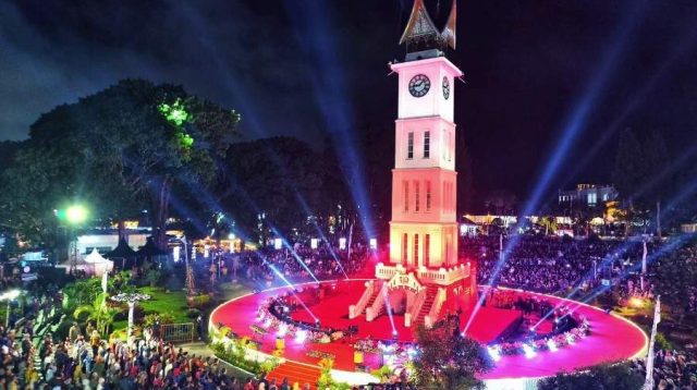 Kegiatan 100 Tahun Jam Gadang. (Foto Adpim Sumbar).