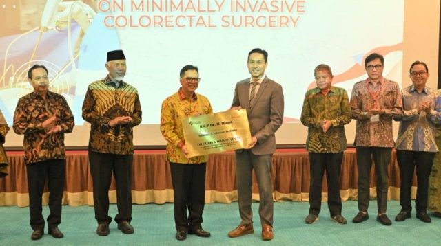 Kegiatan ASEAN Center of Excellence Program and Symposium Minimal Invasive Colorectal Surgery (Foto Adpim Sumbar)