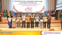 Kegiatan peelepasan Project Management Officer dan Business Assistant KDMP tingkat Provinsi Sumbar (Foto: Adpim Sumbar)