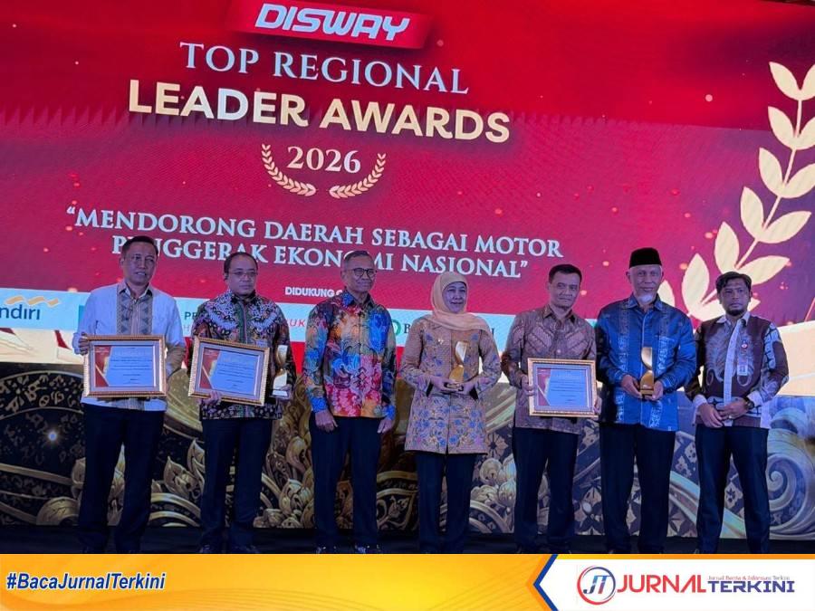 Gubernur Mahyeldi Raih Penghargaan Nasional. (Foto Adpim Sumbar).