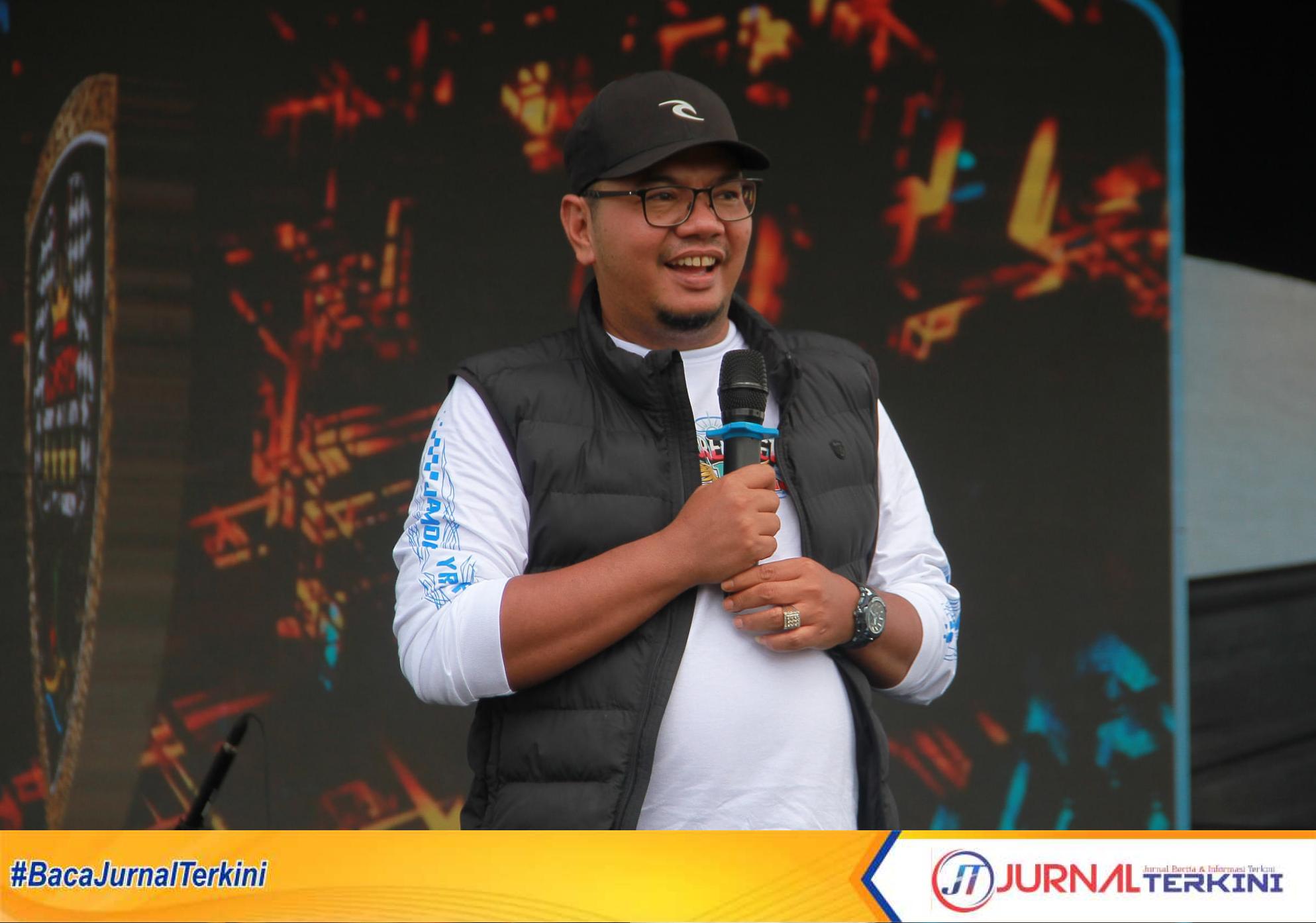 Ket Foto: Ketua DPRD kabupaten Indragiri Hilir Iwan Taruna, ST, MSi Saat memberikan sambutan acara Jambore Daerah I Yamaha RX-King Indonesia (YRKI)