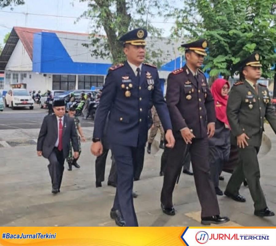 Kepala Rutan Batusangkar saat menghadiri Upacara Hari Lahir Pancasila di Lap Cidua Mato. (Foto Rutan Batusangkar).