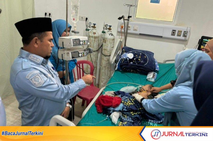 Bocah 3 Tahun Korban Penganiayaan Ayah Tiri, Wabup Solok Langsung Beri Perhatian. (Foto Kominfo Kab Solok).