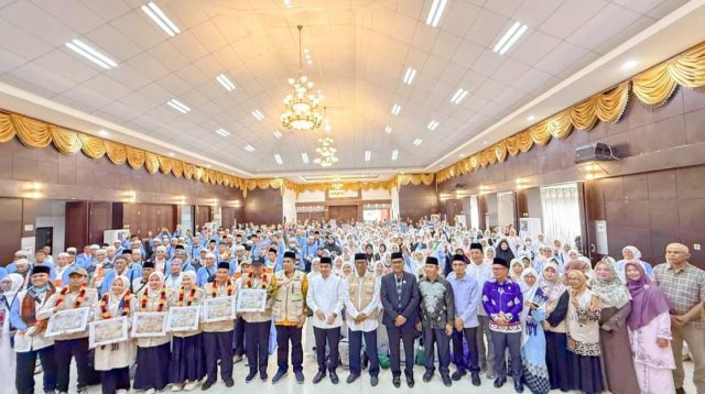 Pemkab Solok Sambut Kepulangan Jamaah Haji. (Foto Kominfo Kab Solok).