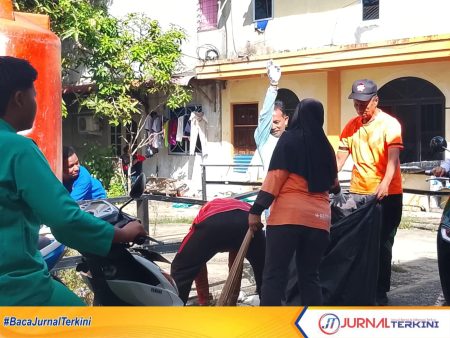 Desa Tarempa Barat menjadi lokasi kegiatan Gotong Royong Jumat Siantan Berseri yang digelar Kecamatan Siantan sambut hut kabupaten.FOTO:PENDI