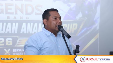 Kapolres kepulauan Anambas, AKBP I Gusti Ngurah Agung Budianaloka membuka turnamen Mobile Legends yang berlangsung di Polsek Siantan.FOTO:FENDI