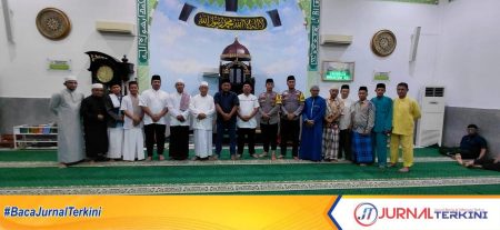 Kecamatan Siantan bekerja sama dengan Masjid Besar Baiturahim Tarempa mengadakan zikir dan doa bersama dalam rangka memperingati Hari Jadi Kabupaten Kepulauan Anambas.FOTO:FENDI