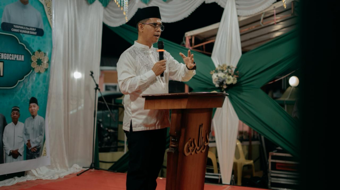 bupati karimun iskandarsyah lepas pawai obor 1 muharram di sawang kundur barat