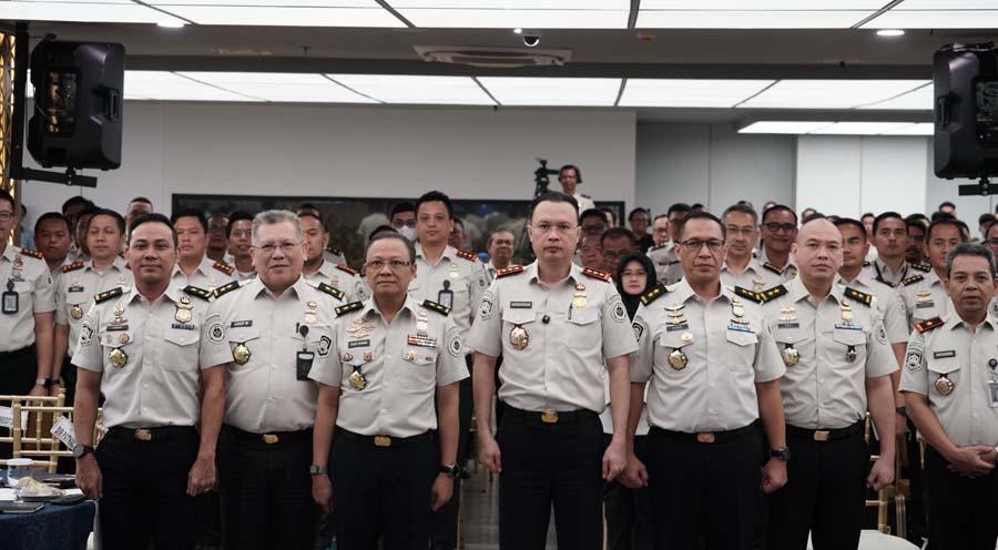 dirjen imigrasi hendarsam marantoko