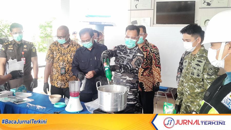 Lanal Tanjung Balai Karimun memusnahkan narkoba jenis sabu dan pil ekstasi