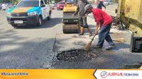 Kegiatan pemeliharaan jalan di Kota Padang (Foto. Prokopim Padang)