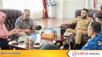 Wali Kota Padang Fadly Amran saat menerima audiensi tim peneliti dari Sekolah Pascasarjana Unand. (Foto Prokopim Padang)