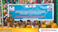 Kegiatan MGMP Bahasa Inggris SMP Kota Padang. (Prokopim Padang).
