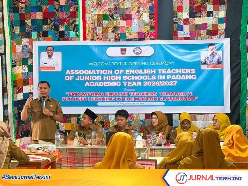 Kegiatan MGMP Bahasa Inggris SMP Kota Padang. (Prokopim Padang).