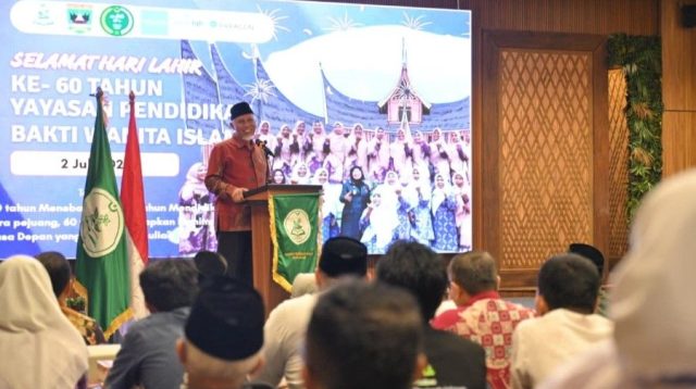 Peringatan Hari Lahir ke-60 Yayasan Pendidikan Bakti Wanita Islam di Padang. (Foto Adpim Sumbar).