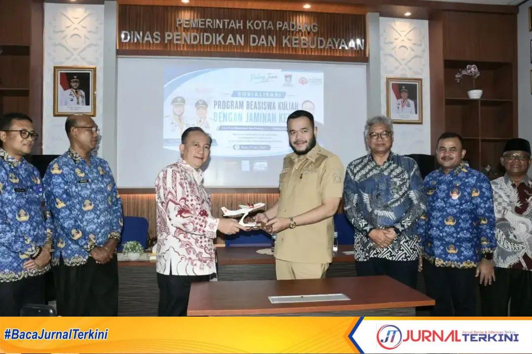 Kerjasama Pemko Padang dengan Politeknik Kirana (Foto: Prokopim Padang).