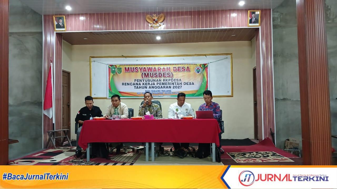 Ket Foto: Kepala Desa Sialang Panjang M. Juber memimpin Musdes RKPDes Tahun 2027