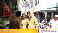 IMG-20260714-WA0012 Ket Foto: Bupati Inhil H Herman saat meninjau Tempat Penampungan Sementara (TPS) bagi pedagang di Jalan Yos Sudarso, Tembilahan,