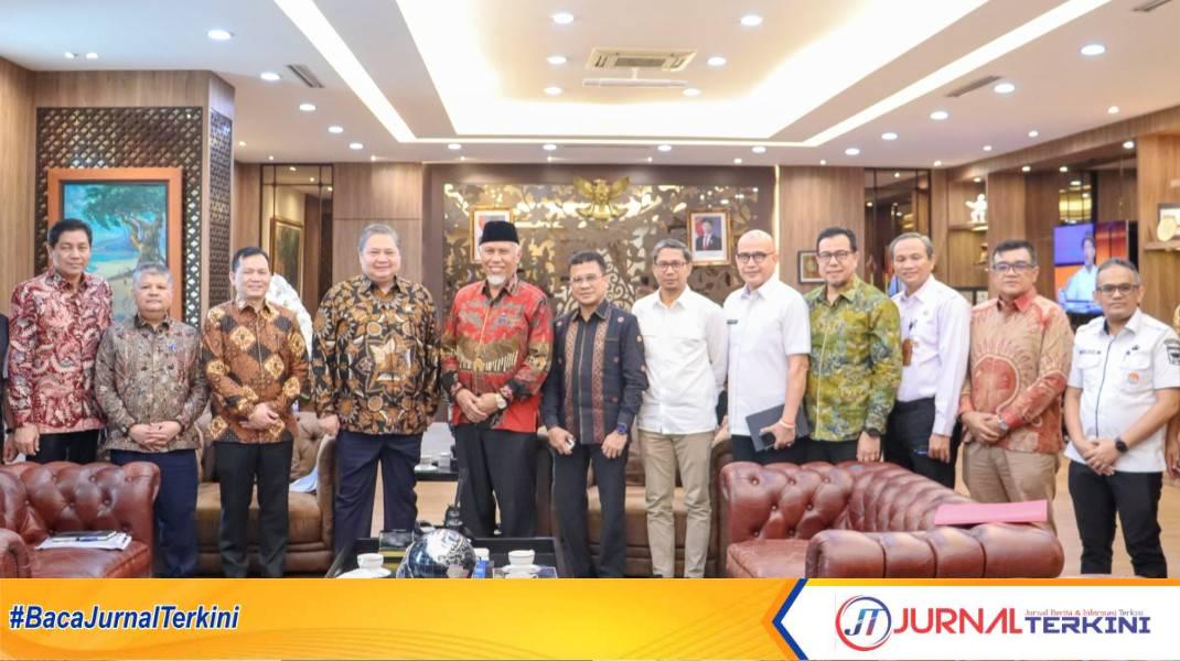 Rapat Monitoring dan Evaluasi Percepatan Rehabilitasi dan Rekonstruksi Pascabencana di Sumbar (Foto. Adpim Sumbar).