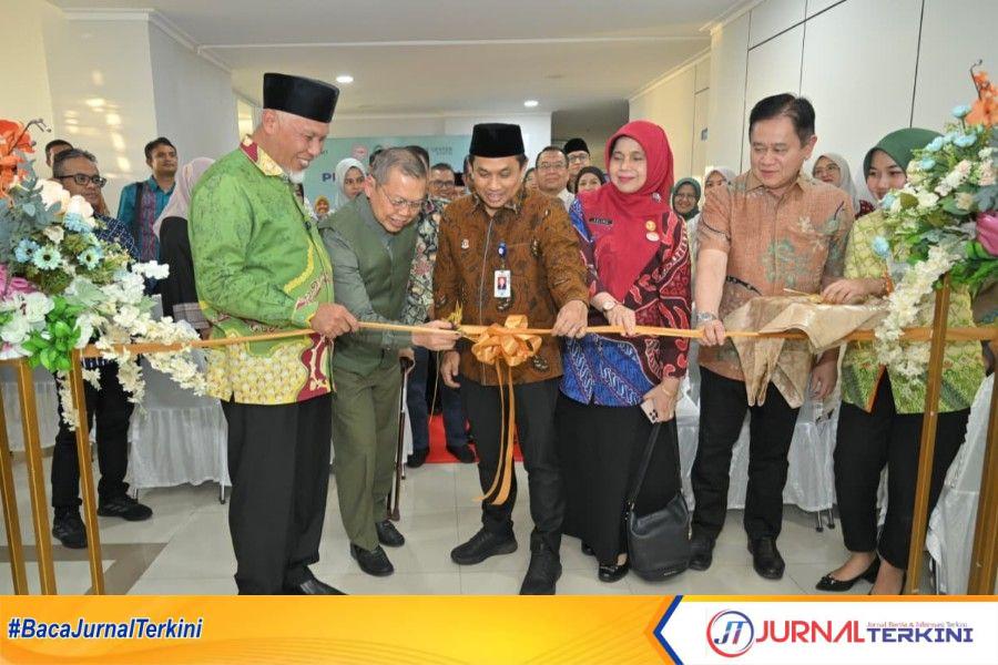 Peresmikan PEC Premium Clinic di lingkungan Rumah Sakit Padang Eye Center. (Foto Adpim Sumbar).