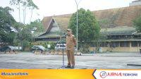 Ket Foto: Bupati Inhil H Herman memimpin apel Gabungan
