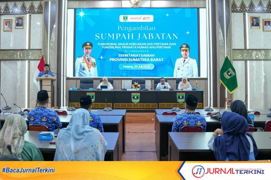 Pelantikan pejabat fungsional di lingkungan Sekretariat Daerah Provinsi Sumbar. (Foto Adpim Sumbar).