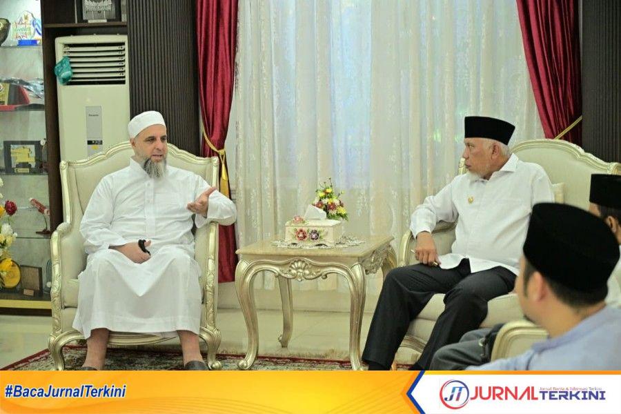 Kegiatan Nadwah Fiqhiyyah Internasional bersama ulama. (Foto Adpim Sumbar).