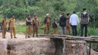 Wakil Bupati Karimun Rocky Marciano Bawole meninjau wilayah 3t selat mie