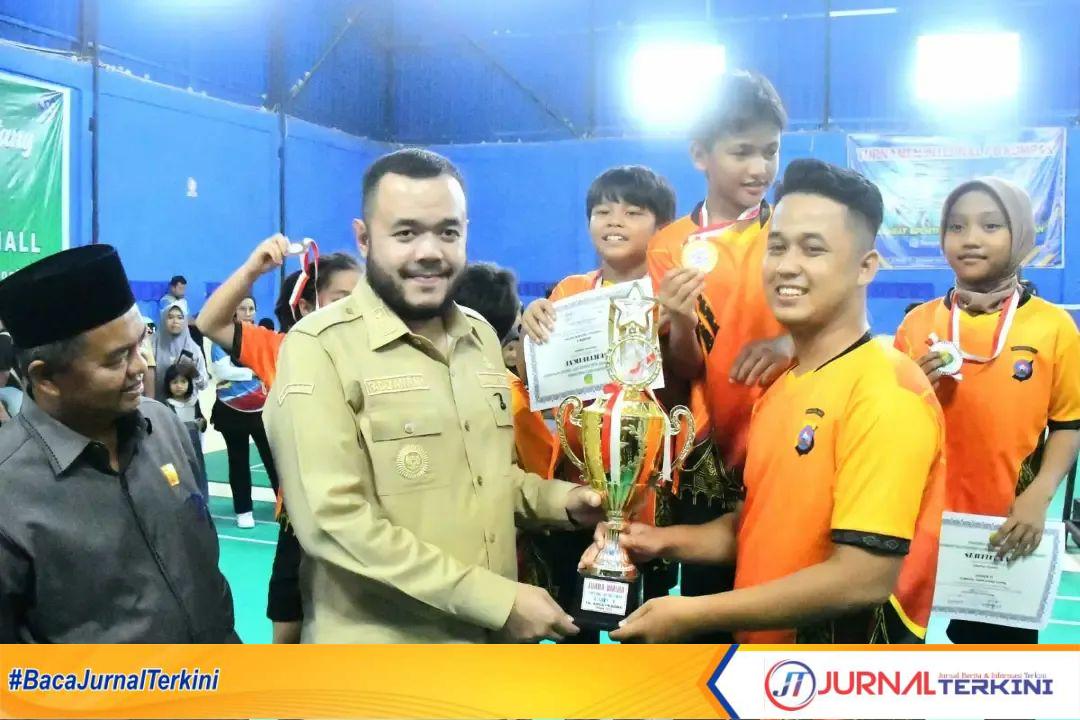 Turnamen Bulutangkis Anak Nagari Cup I Tingkat Kota Padang. (Foto: Prokopim Padang).