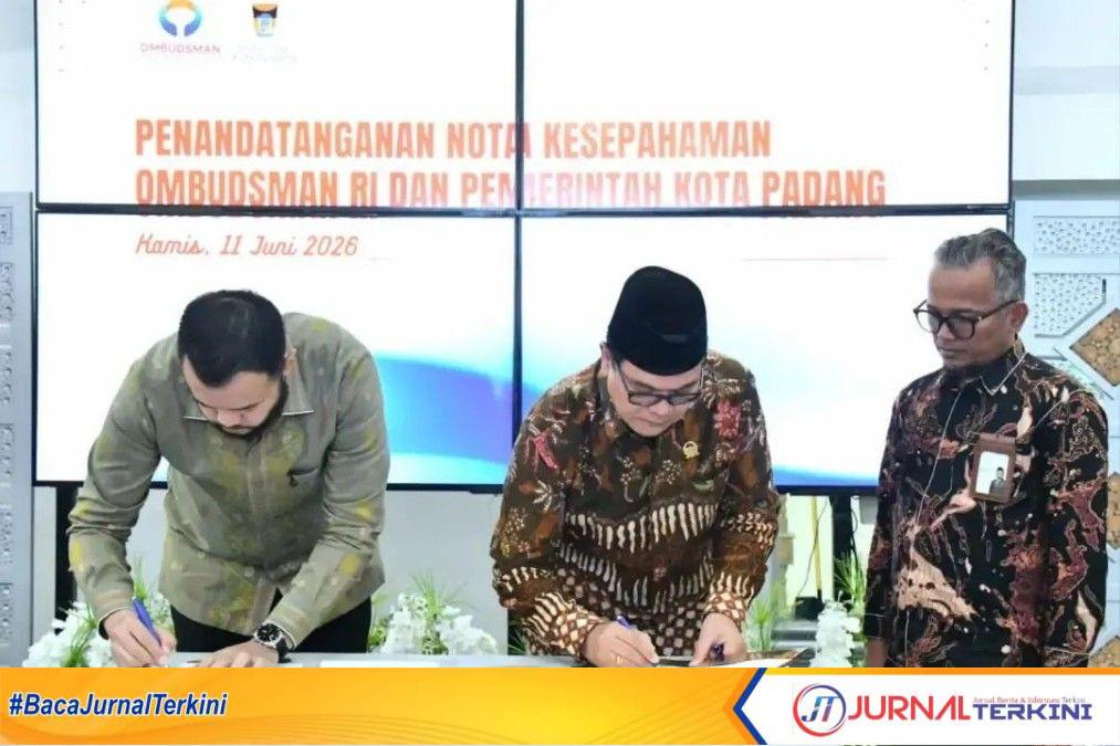 Pemko Padang Tandatangani MoU dengan Ombudsman RI. (Foto Prokopim Padang).