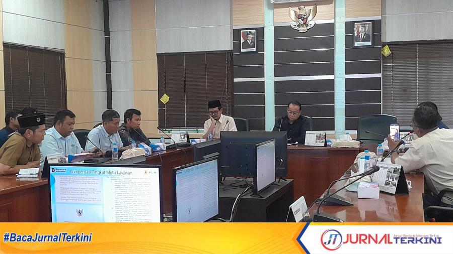 Rapat Dengar Pendapat dprd Karimun dan pln membahas pemadaman total listrik