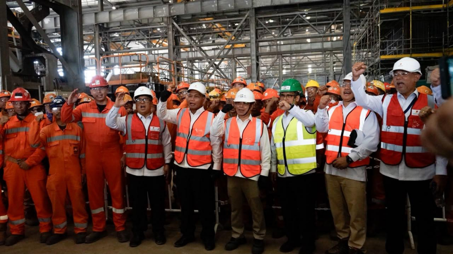 Peresmian tahap pemotongan baja perdana (First Steel Cut) dan peletakan lunas (Keel Laying) lambung kapal modul Topside FPSO Bahtera Haluan Lestari di fasilitas PT Saipem, Kabupaten Karimun, Kepulauan Riau, Kamis (23/7/2026). (Diskominfo Karimun)
