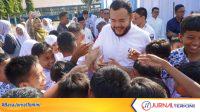 Wali Kota Padang, Fadly Amran saat meluncurkan layanan jemput bola pembuatan KIA. (Foto Prokopim Padang).