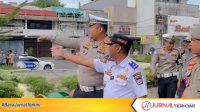 Kadishub Kota Padang, Yudi Indra Syani saat bersama Kasat Lantas Polresta Padang, AKP Riwal Maulidinata. (Foto: Pemko Padang).