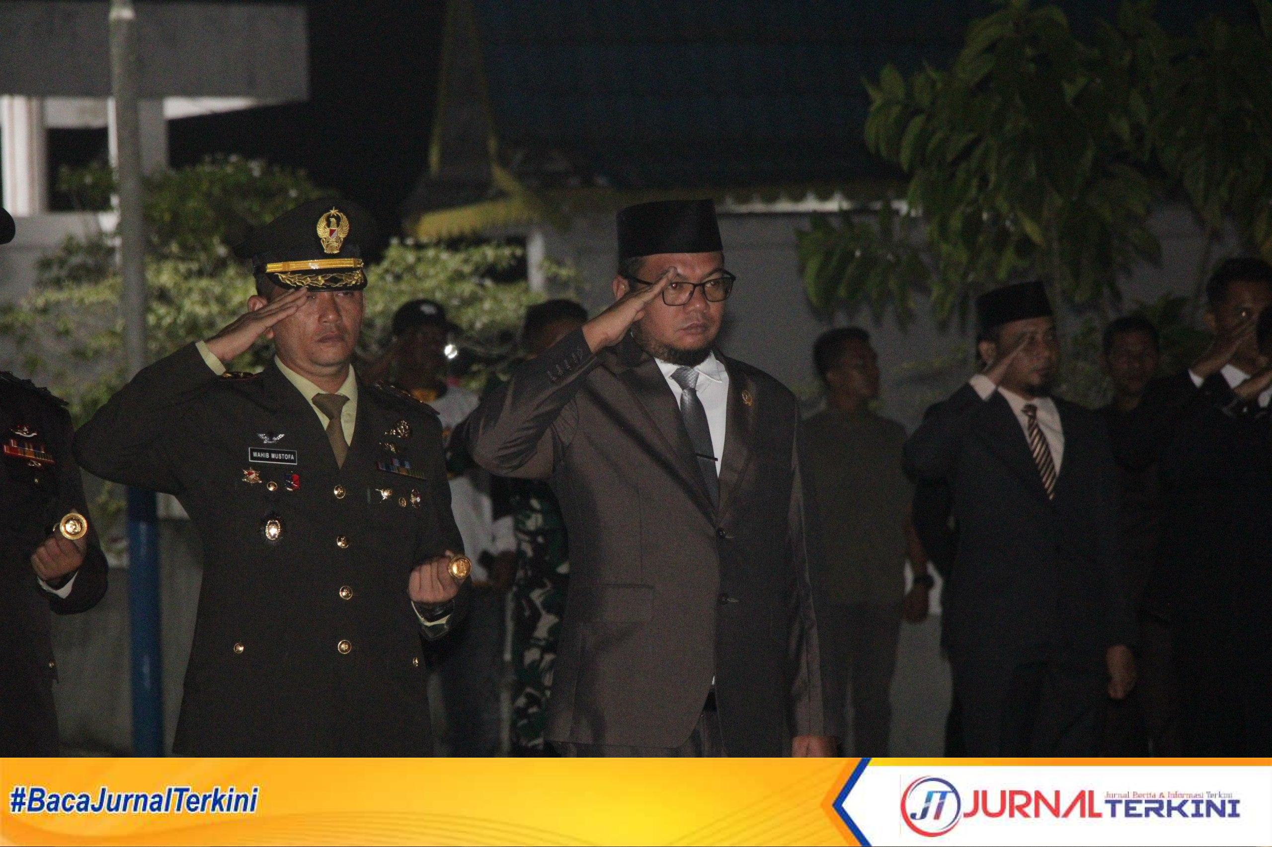 Ket Foto: Ketua DPRD kab Inhil Iwan Taruna saat mengikuti Apel Kehormatan dan Renungan Suci rangka HUT RI ke 81
