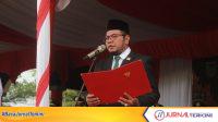 Ket Foto: Ketua DPRD kab Inhil Iwan Taruna, ST., M.Si., Bacakan Teks Proklamasi HUT RI ke 81