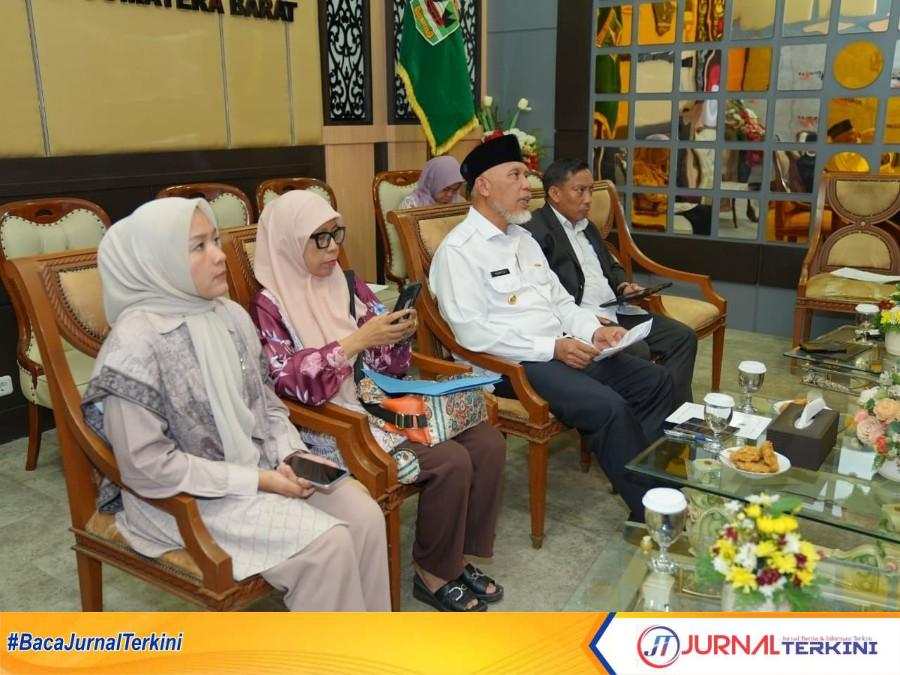 Gubernur Sumbar, Mahyeldi ansharullah menghadiri Webinar Peringatan Hari Kelahiran Bunghatta th 2026 (Foto: Makopim/David).