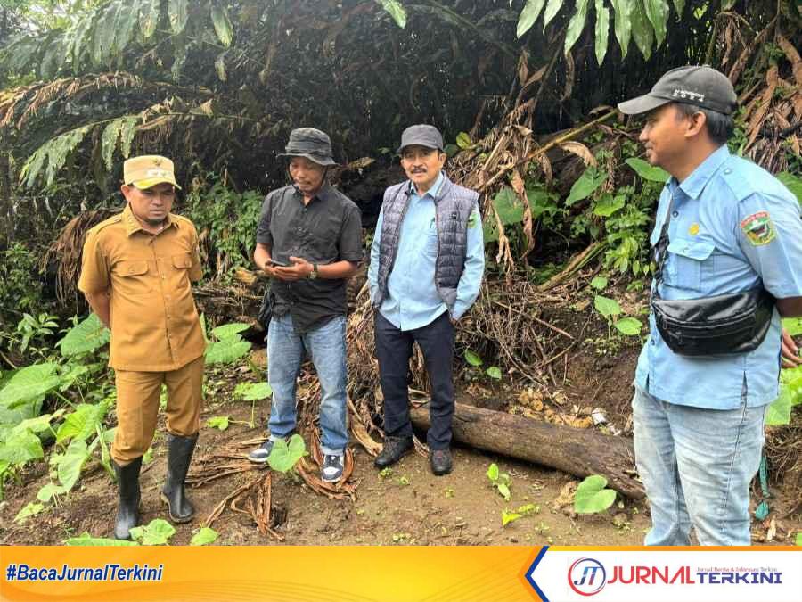 Wabup Solok, Candra saat meninjau pembangunan SPAM Bukik Gompong di Guguak. (Foto: Dion/Jurnalterkini.id ).