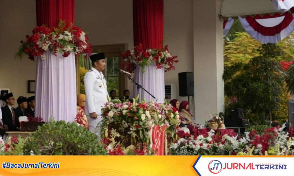 Wakil Gubernur Sumatera Barat, Vasko Ruseimy menjadi Inspketur Upacara Peringatan HUT ke-81 Kemerdekaan Republik Indonesia di Kecamatan Kamang Baru, Kabupaten Sijunjung (Foto: Biro Adpim/Fikri).