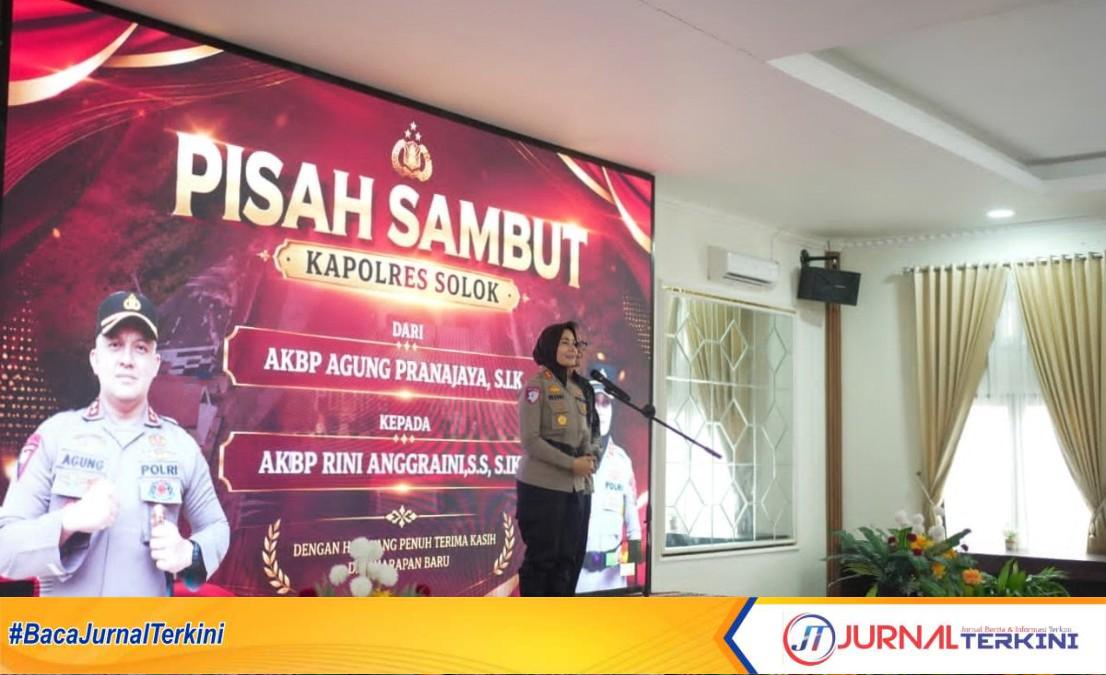 AKBP Rini Anggraini memberikan sambutan saat pisah sambut Kapolres Solok. (Foto Dion/Jurnalterkini.id).