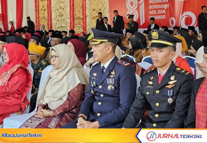 Karutan Batusangkar, Reza Aulia Kurniawan saat menghadiri Upacara HUT RI ke 81 di Lapangan Cindua Mato, Batusangkar. (Foto: Rutan Batusangkar)