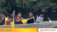 Wagub Sumbar, Vasko Ruseimy saat mencoba langsung pelaksanaan Selaju Sampan Pulai Wagub Sumbar, Vasko Ruseimy saat mencoba langsung pelaksanaan Selaju Sampan Pulai. (Foto: Adpim Sumbar).
