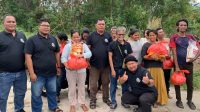 bakti sosial berbagi sembako IWO Karimun