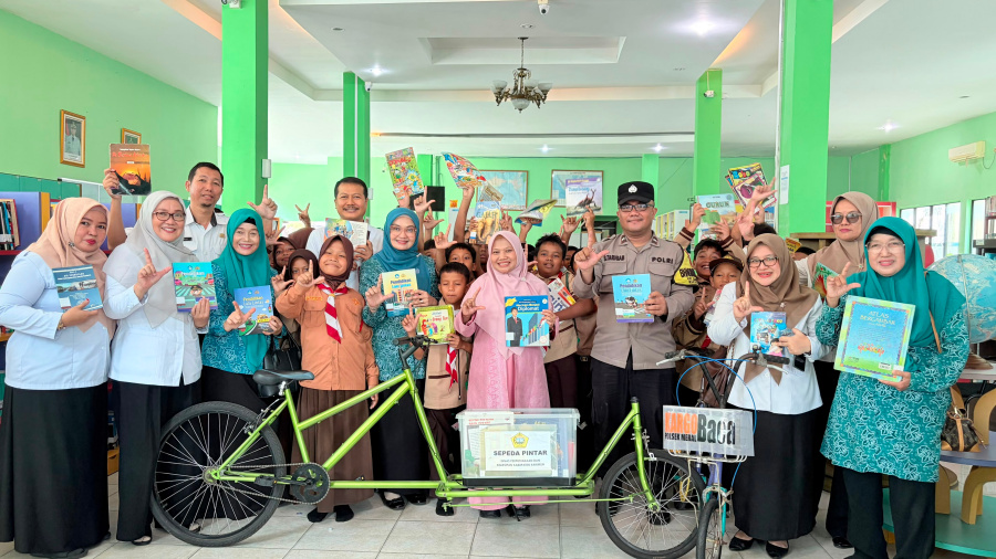 Bunda Literasi Kabupaten Karimun Hj Siti Rojiah Iskandarsyah
