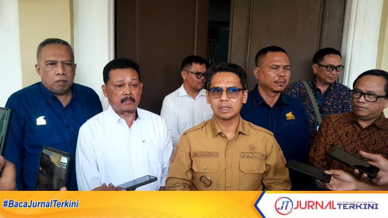 Bupati Karimun Iskandarsyah soal polemik PT Oil Terminal Karimun