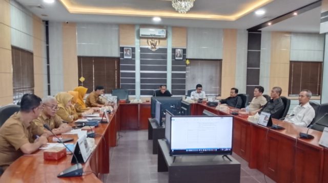 rapat dengar pendapat Komisi I DPRD Karimun dan Disdukcapil Karimun