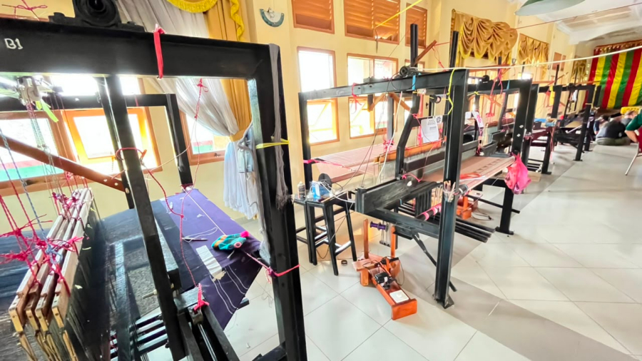 Pelatihan pengembangan industri tenun tradisional Lembaga Adat Melayu Karimun