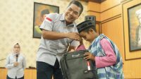 PT Timah Tbk menggelar khitanan massal memperingati HUT ke-50 di Gedung Wisma Kundur, Desa Perayun, Kabupaten Karimun, Kepulauan Riau, Selasa (4/8/2026). (Timah)