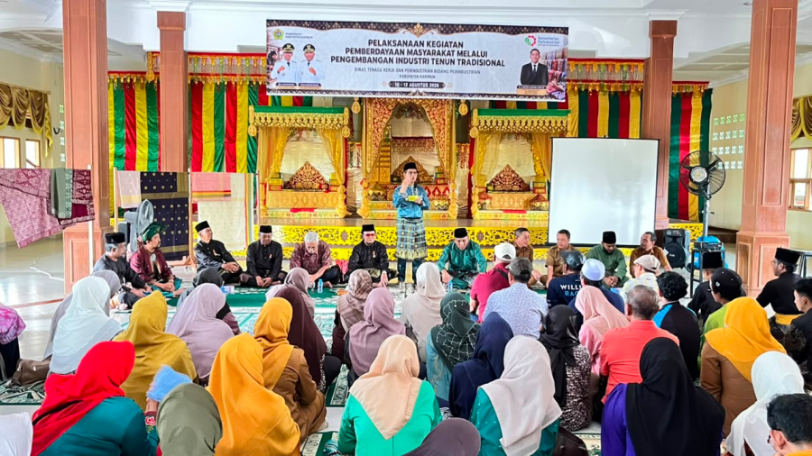 Pengembangan Industri Tenun Tradisional di gedung Lembaga Adat Melayu (LAM) Karimun