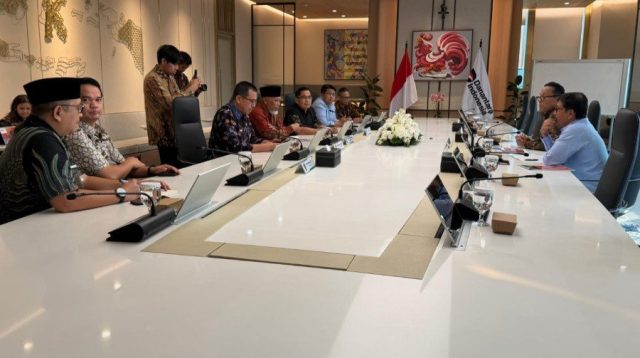 Gubernur Sumbar, Mahyeldi Ansharullah saat melaporkan kelangkaan solar di Sumbar (Foto: Adpim Sumbar)